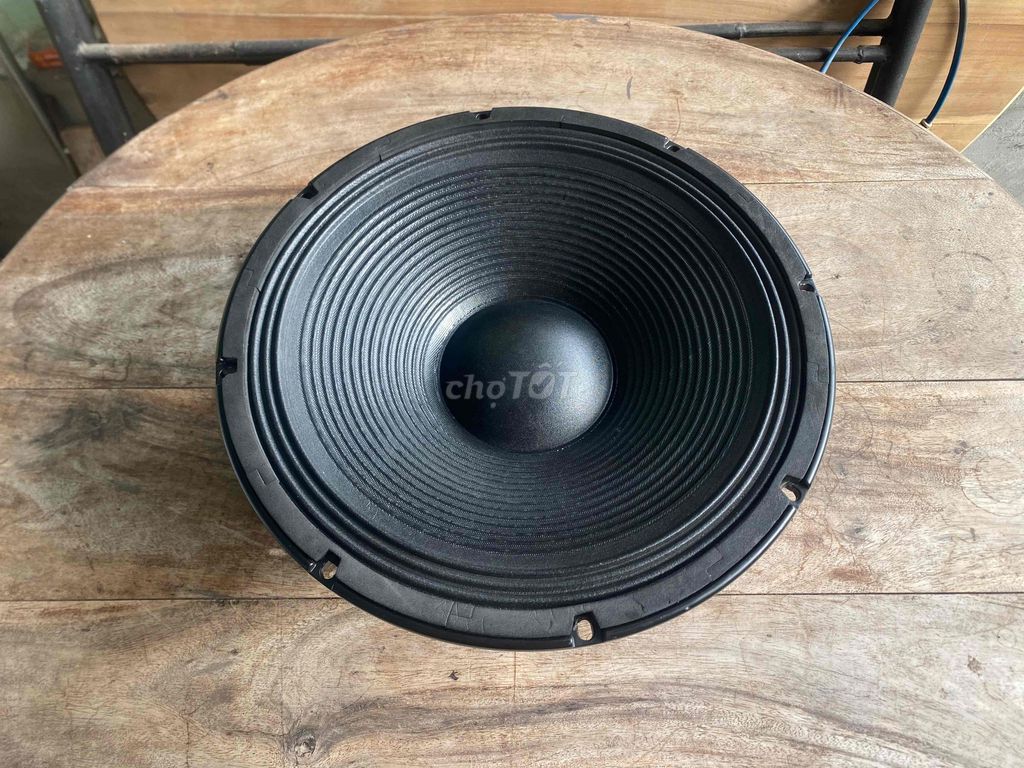 Lẻ 1 bass RCF 4 tấc coil 100 từ 220 zin đẹp. Mua bán Tivi, Âm thanh tại Huyện Mỏ Cày Nam Bến Tre được đăng bởi Hồ Audio MCN Bến Tre hình 1