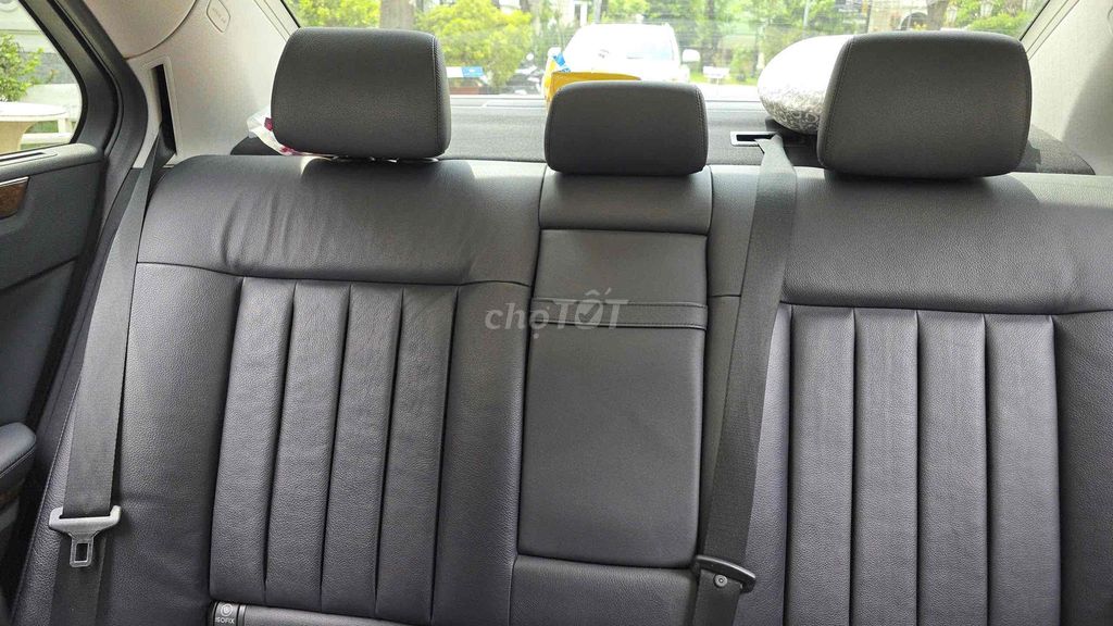 Mercedes Benz E Class 2010 - 63376 km. Mua bán Ô tô tại Quận Tân Bình Tp Hồ Chí Minh được đăng bởi Võ Thị Huyền Trâm hình 13