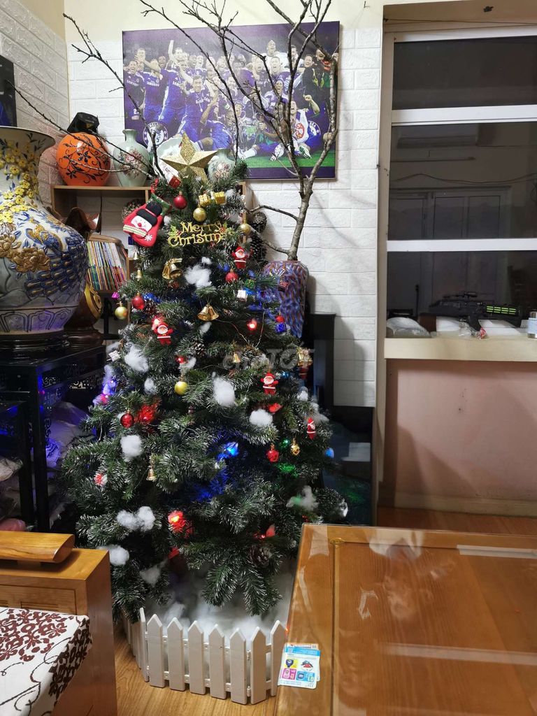 Cây thông Noel nhựa xanh lá. Mua bán Cây cảnh, đồ trang trí tại Huyện Hoài Đức Hà Nội được đăng bởi anhuy hình 1