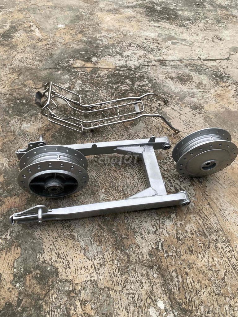 cần bán 2 đùm trước sau với gắp sau. Mua bán Phụ tùng xe tại Thị xã Tân Uyên Bình Dương được đăng bởi Đinh Hữu Thuận hình 1