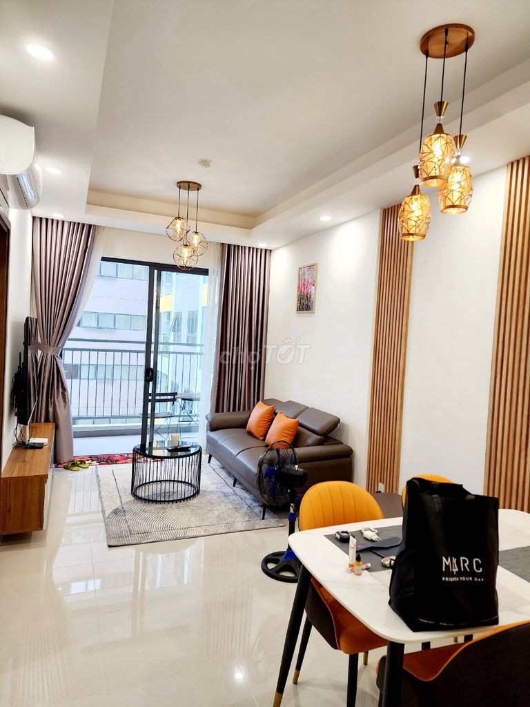 Cho thuê căn hộ Q7 Riverside Complex 2pn 2wc full nội thất đẹp.