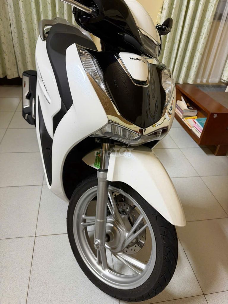 Xe SH160 ABS 2025 màu trắng, tình trạng keng 99,99. Mua bán Xe máy tại Huyện Phong Điền Thừa Thiên Huế được đăng bởi Thế Anh hình 2