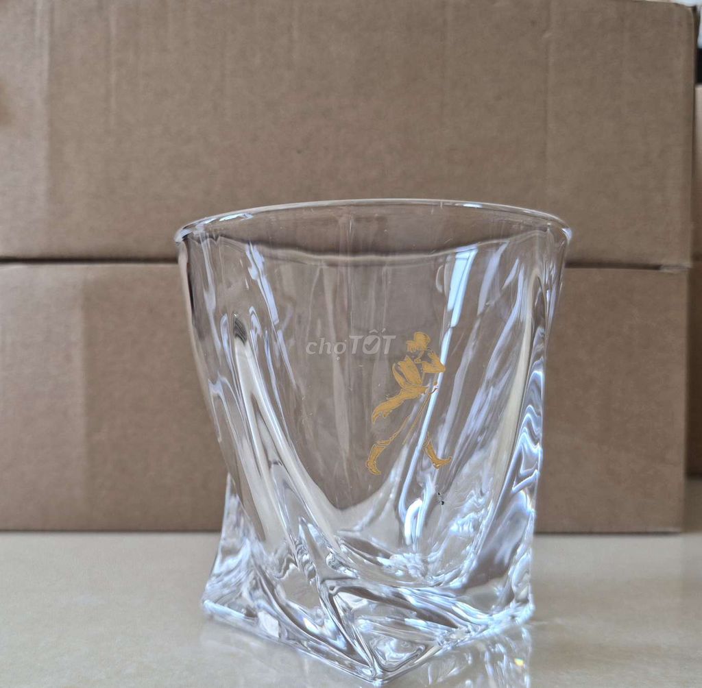Ly uống rượu Johnnie Walker Thủy tinh Sang trọng. Mua bán Dụng cụ nhà bếp tại Quận Bình Thạnh Tp Hồ Chí Minh được đăng bởi Le Nguyen hình 1