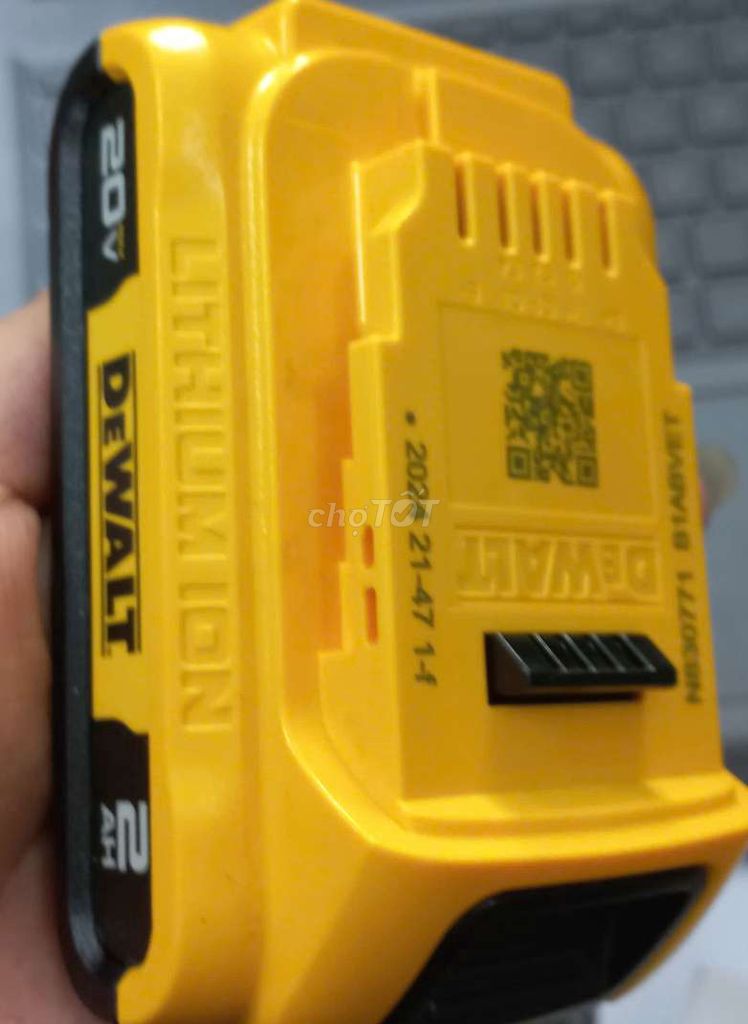 Pin Dewalt 2.0Ah giá tốt