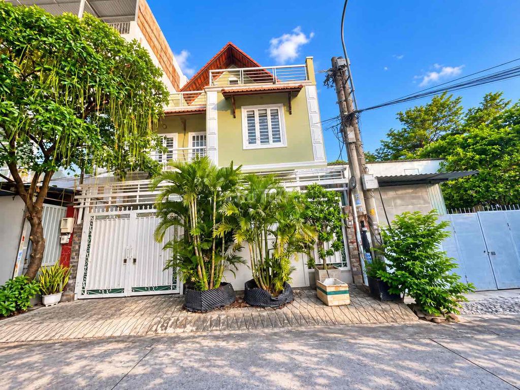 Rent · 4 bd · 120 м² · Thành phố Thủ Đức, ул. NGAY GIGAMALL PHẠM VĂN ĐỒNG