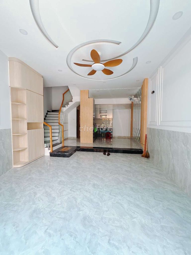 Mua bán nhà quận 4, nhà mới đường số xe hơi, 4 tầng hoàn công, nở hậu. Mua bán nhà ở tại Quận 4 Tp Hồ Chí Minh được đăng bởi Mr Bạch hình 1