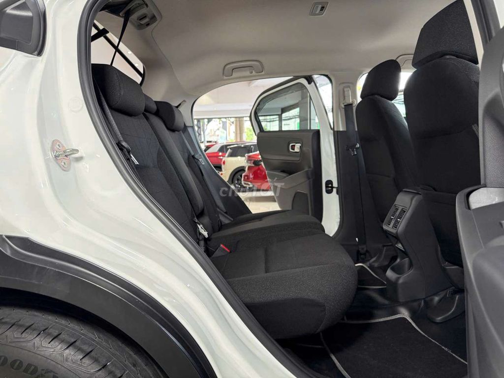 Honda HRV G Sensing 2023, odo 3v8km, hỗ trợ góp.. Mua bán Ô tô tại Thành phố Thủ Đức Tp Hồ Chí Minh được đăng bởi Đức Hưng Siêu thị ô tô Thủ Đức hình 9