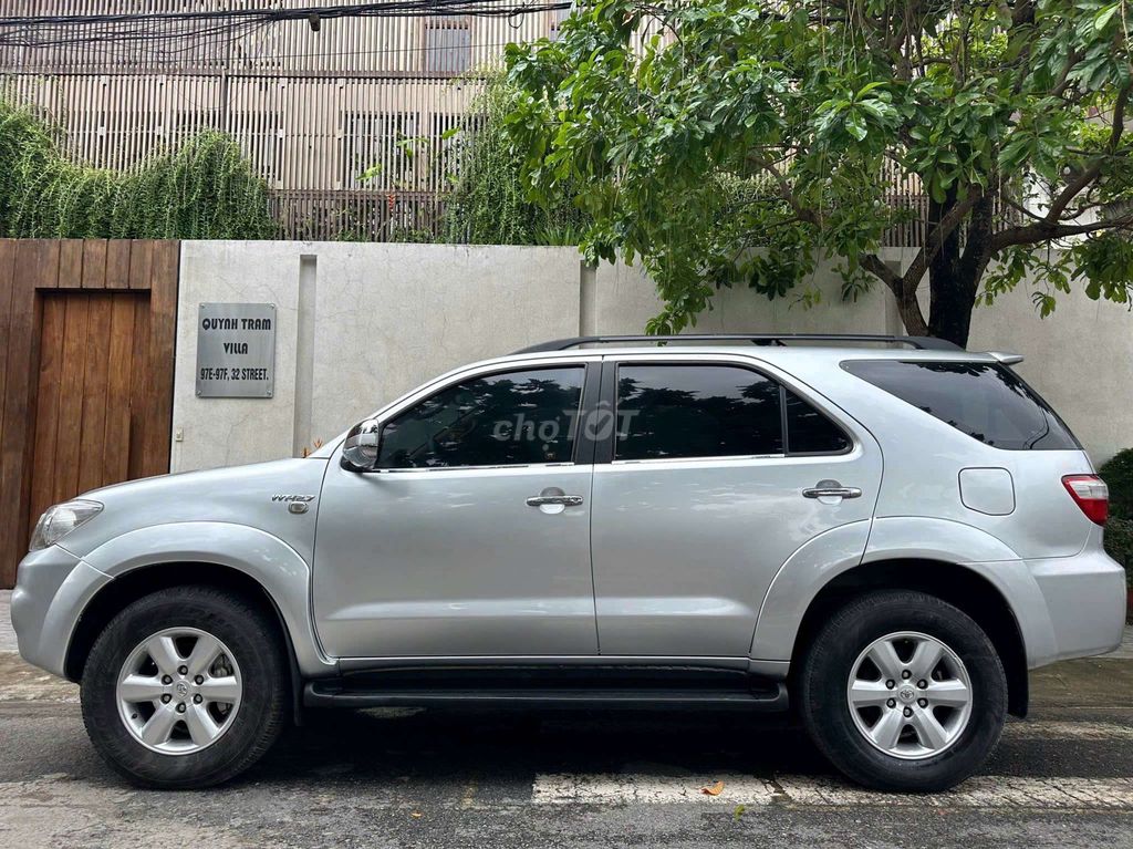 Toyota Fortuner 2009 2.7V - 117000 km. Mua bán Ô tô tại Thành phố Thuận An Bình Dương được đăng bởi THANH LÂM  hình 2