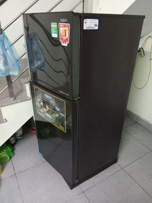 Bán tủ lạnh aqua 225l  giá hợp lý , ko sử dụng .