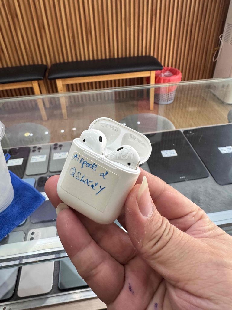 Tai nghe Apple AirPods 2 Trắng 99%. Mua bán Tivi, Âm thanh tại Quận 10 Tp Hồ Chí Minh được đăng bởi Phi Đăng Sơn Store hình 1