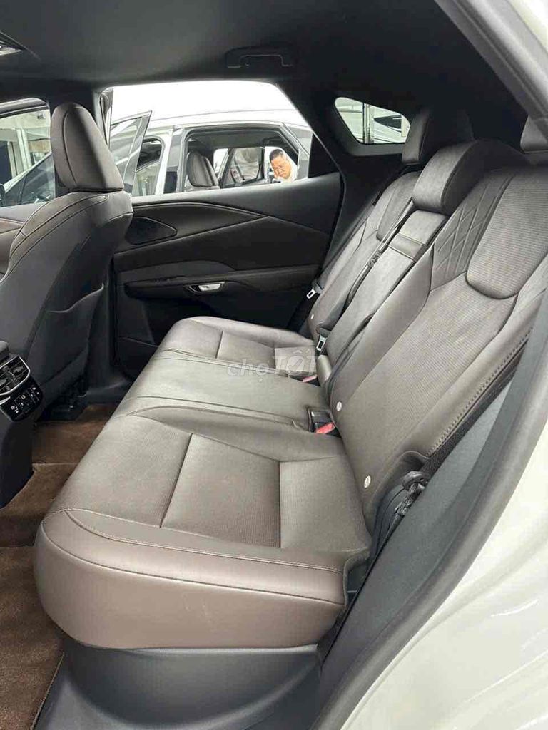 Lexus RX350 Premium 2023 - 44000 km. Mua bán Ô tô tại Quận 1 Tp Hồ Chí Minh được đăng bởi Quân Nguyễn Lexus Lướt hình 6