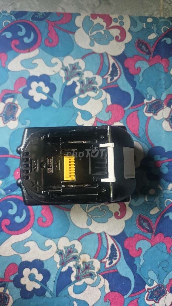 Pin sạc Makita 18V 5.0Ah Li-ion Đen. Mua bán Phụ kiện (Màn hình, Chuột...) tại Thành phố Vinh Nghệ An được đăng bởi Tran Ngoc Bich hình 1