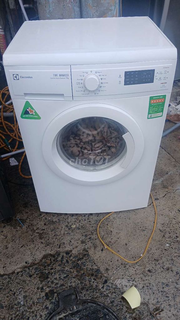 Máy giặt Electrolux 7kg cửa trước Trắng tiết kiệm. Mua bán Máy giặt tại Thành phố Dĩ An Bình Dương được đăng bởi Thiên phát hình 1