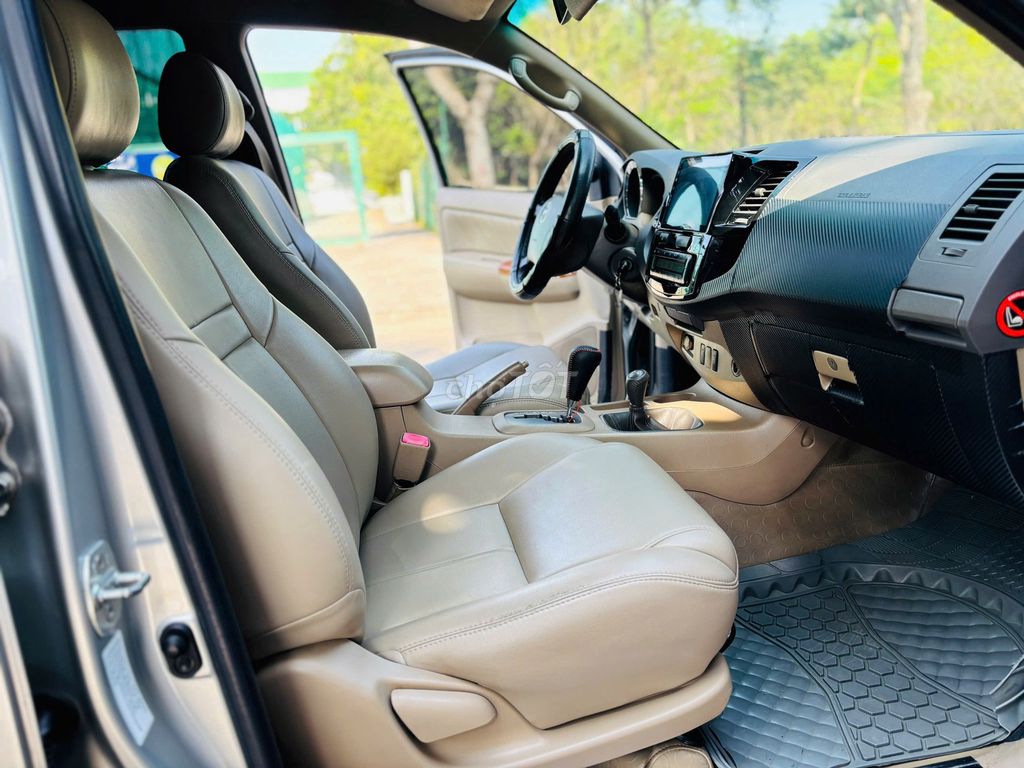 Toyota Fortuner 2010 2.7 4x4 AT 120000 km. Mua bán Ô tô tại Thành phố Dĩ An Bình Dương được đăng bởi Siêu Thị Ô Tô Bình Dương  hình 3