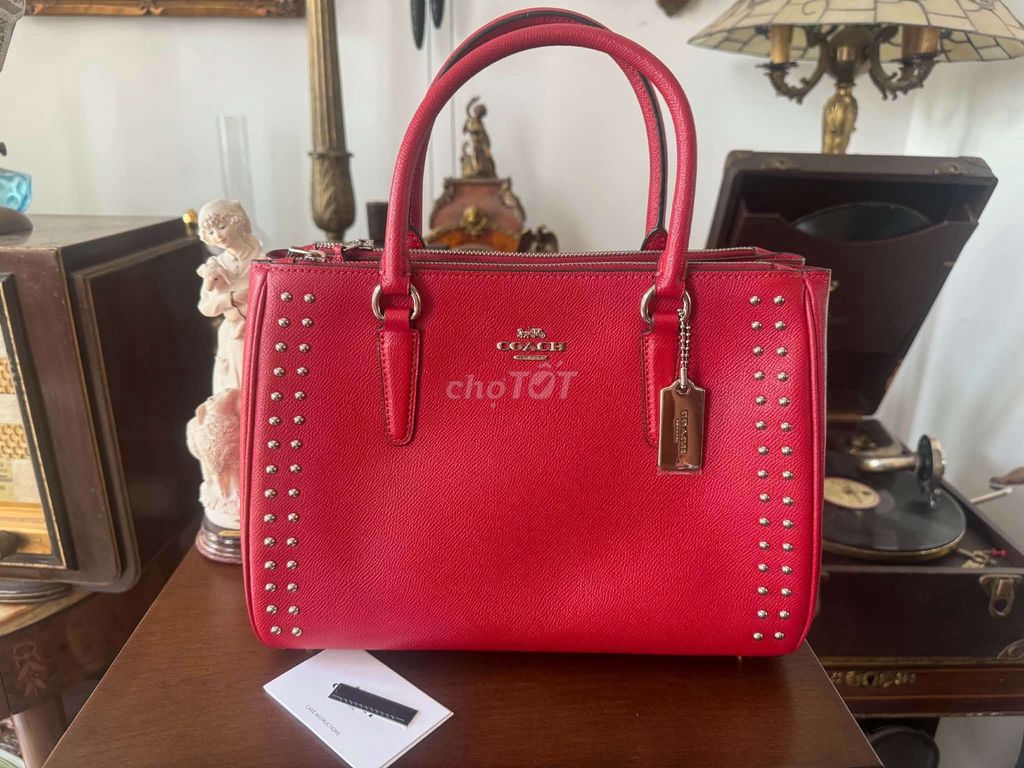 Túi xách tay Coach Nữ Đỏ size 28. Mua bán Túi xách tại Thành phố Biên Hòa Đồng Nai được đăng bởi Đỗ Liên hình 1