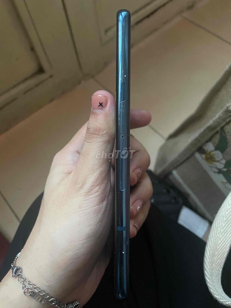 LG V40 ThinQ cũ, có vết nứt dài nhẹ ở màn hình.. Mua bán Điện thoại tại Quận Gò Vấp Tp Hồ Chí Minh được đăng bởi Phi Long hình 6