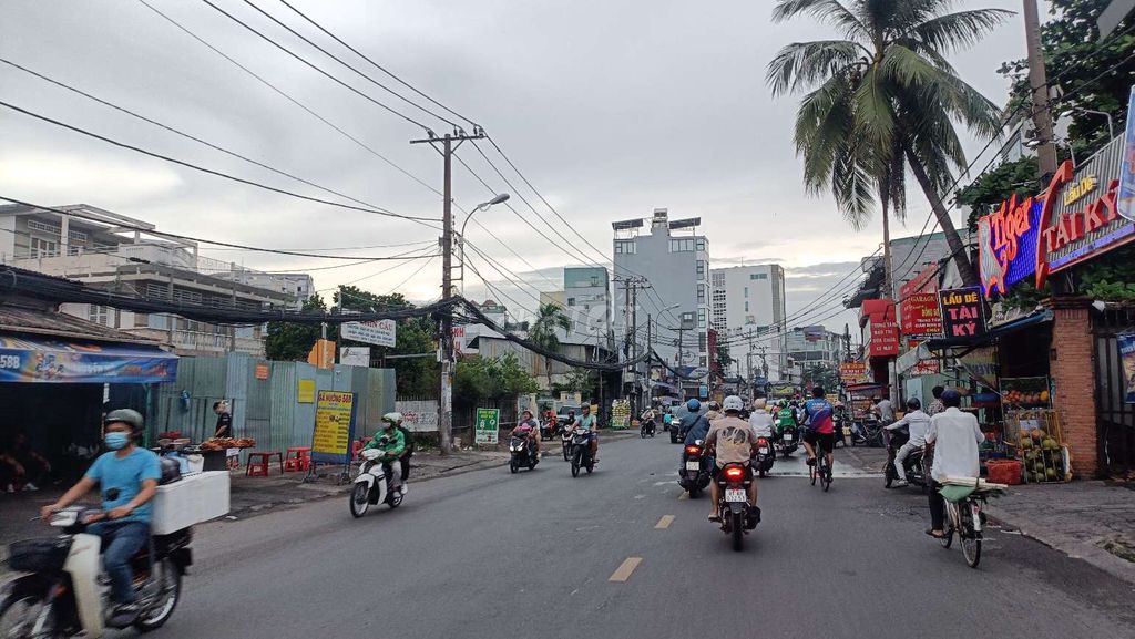 Аренда · 2 комн. · 84 м² · Quận Bình Thạnh, ул. Đường Nguyễn Văn Đậu