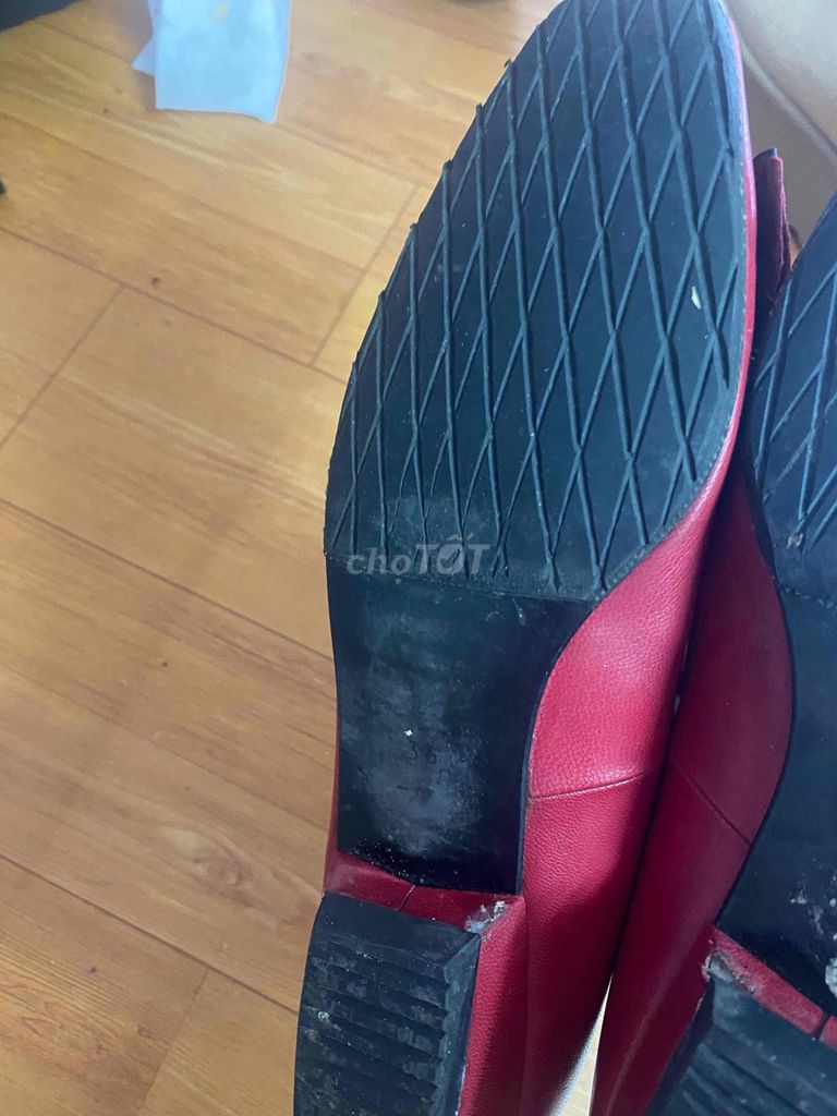 GiàyYves Saint Laurent Nữ Da cao cấp Đỏ size 36. Mua bán Giày dép tại Quận Hai Bà Trưng Hà Nội được đăng bởi hang hình 3