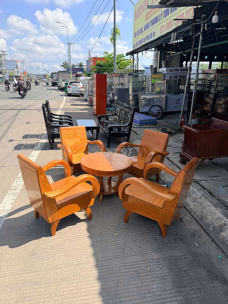 Kẹt tiền. Mua bán Bàn ghế tại Quận Cái Răng Cần Thơ được đăng bởi Nguyễn Minh Trí  hình 1