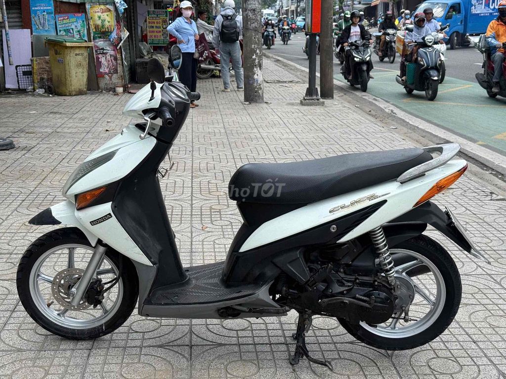 Honda Click 2008, белый, городской номер