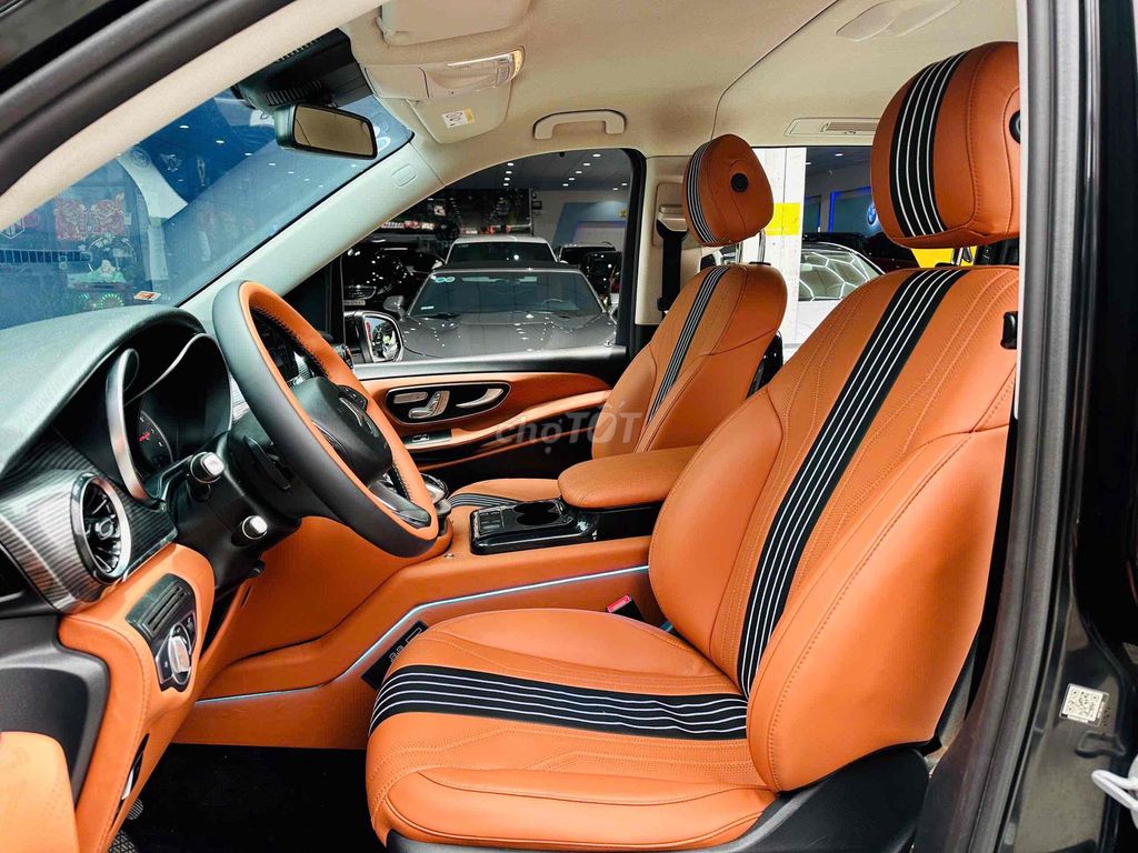 Mercedes Benz V Class 2020 V250 Luxury - 58000 km. Mua bán Ô tô tại Quận 8 Tp Hồ Chí Minh được đăng bởi Hồng Phúc hình 4