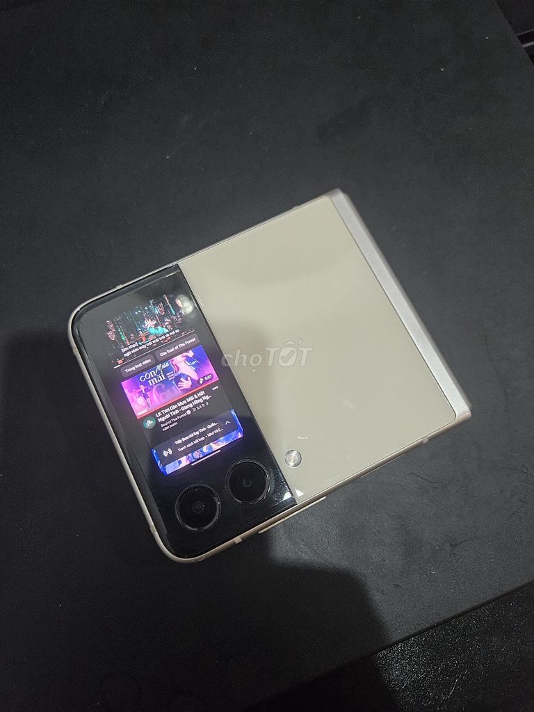 Samsung Galaxy Z Flip 3 Trắng Hỏng màn trong. Mua bán Điện thoại tại Quận Đống Đa Hà Nội được đăng bởi Hùng hình 1