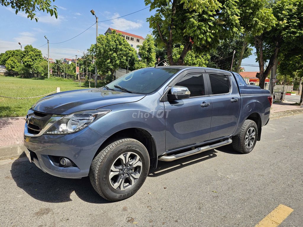 Mazda BT50 2.2L 4x2AT 2017. Лучшая во Вьетнаме