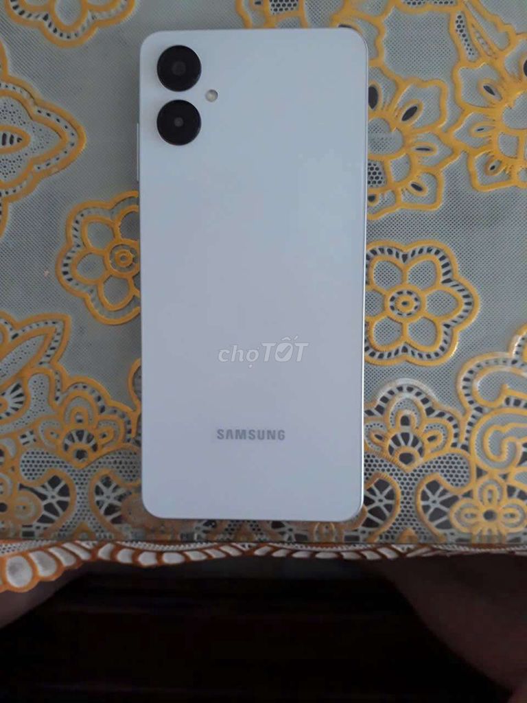 Samsung A06 5G 128GB Trắng Mới. Mua bán Điện thoại tại Quận Bình Thuỷ Cần Thơ được đăng bởi nguyên hình 1