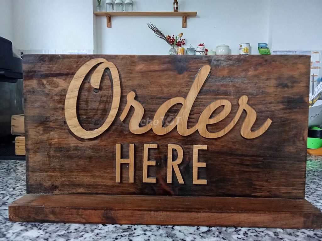 Bảng hiệu gỗ màu Nâu Order HERE. Mua bán Nội thất, đồ gia dụng khác tại Huyện Diên Khánh Khánh Hòa được đăng bởi  Trần Hoài Thu hình 1