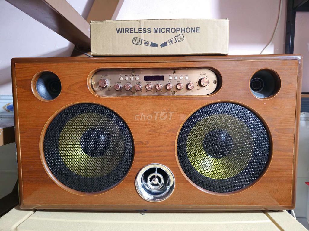 Loa Karaoke Nâu Gỗ Cầm tay Mới. Mua bán Tivi, Âm thanh tại Thành phố Thủ Dầu Một Bình Dương được đăng bởi Khói  hình 1