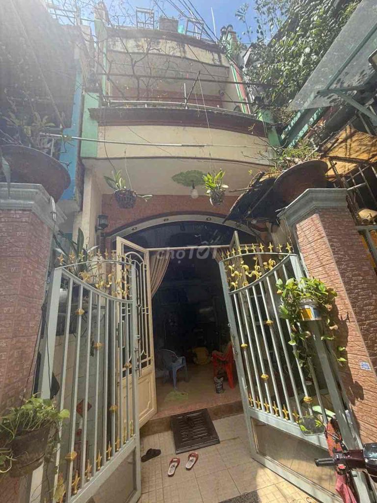 3 Tầng BTCT 42m2 3PN Lê Thị Bạch Cát Q11