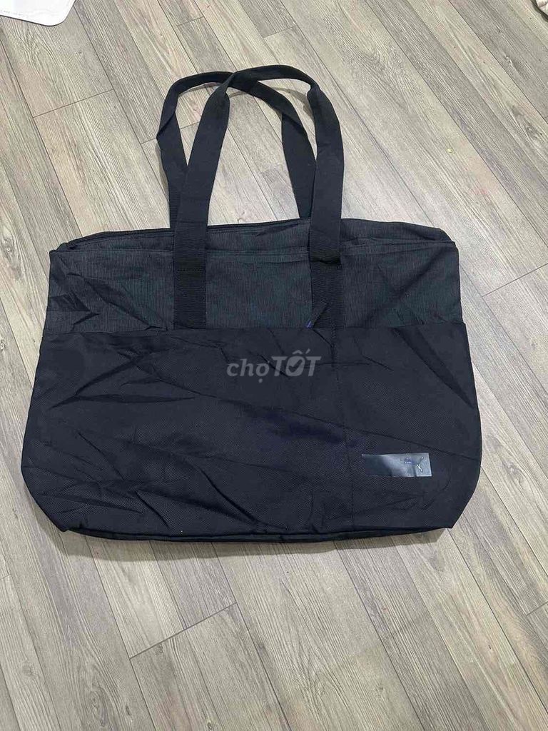 Túi xách Puma dù đen 50x42. Mua bán Túi xách tại Huyện Trảng Bom Đồng Nai được đăng bởi Shop Toàn Express Businesses hình 1