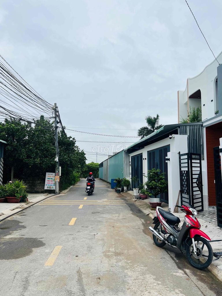cần bán nhà sổ riêng thổ cư