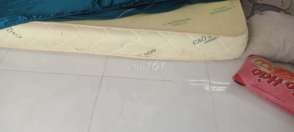 Nệm còn mới 1m6*2m. 20 phân