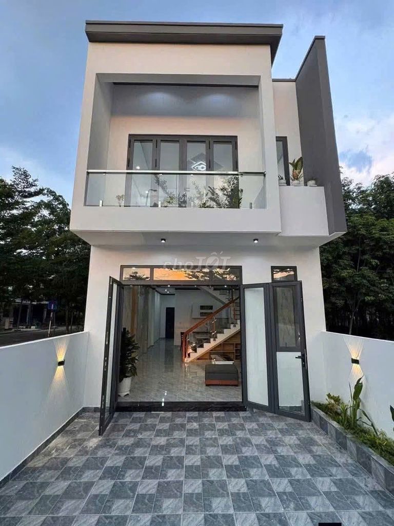 Kẹt tiền bán gấp nhà lầu 5x20 cuối Đ. Huỳnh Văn Nghệ. Giá chỉ 2ty170 