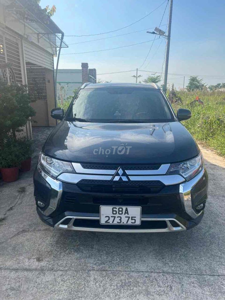 Mitsubishi Outlander 2023 2.0 CVT - 24000 km. Mua bán Ô tô tại Quận Ninh Kiều Cần Thơ được đăng bởi Trần quốc toàn hình 3