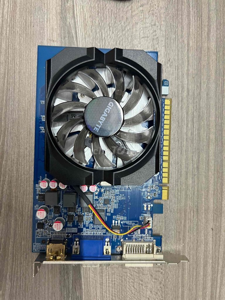Tay cầm chơi game Sony PS4 Vàng. Mua bán Thiết bị chơi game tại Quận Hải Châu Đà Nẵng được đăng bởi Nguyễn Hùng hình 1