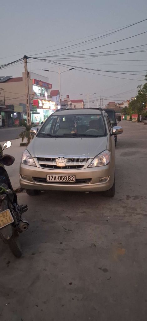 Toyota Innova 2006 G - 19000 km