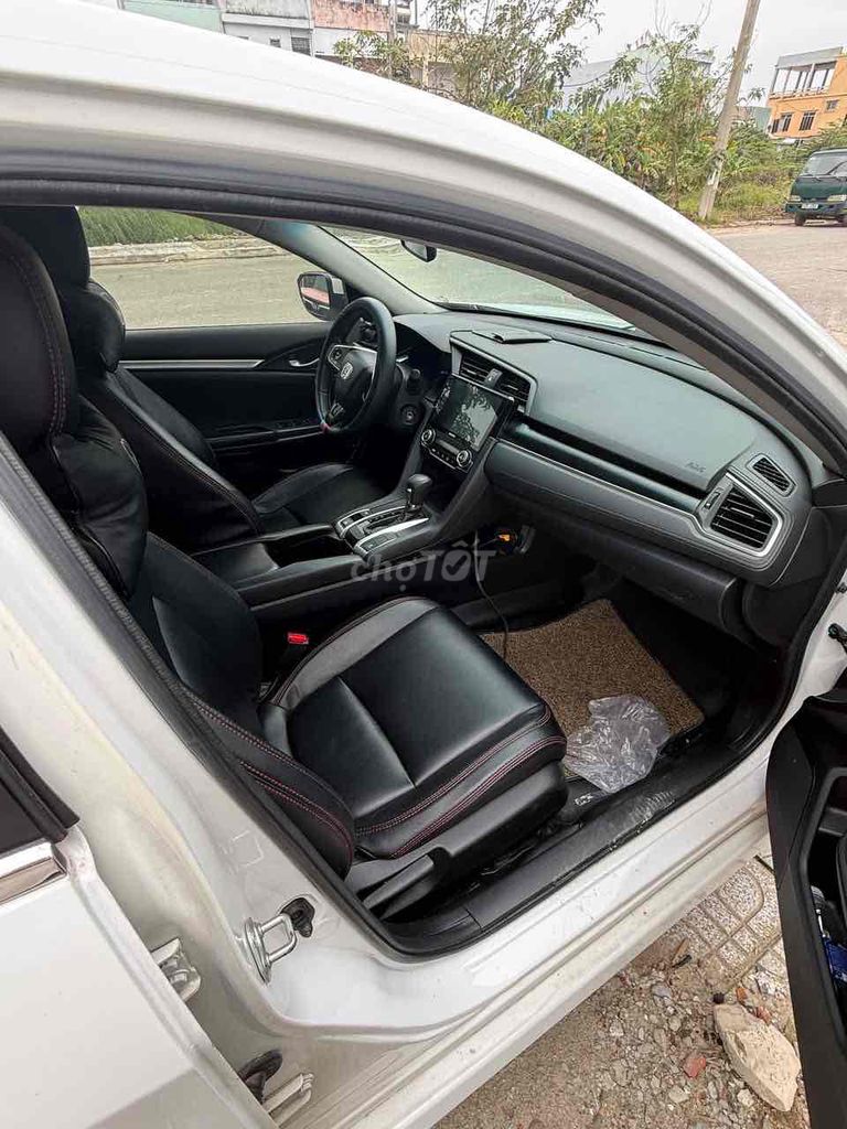 Cần bán Honda Civic E 2019 – Full lịch sử hãng. Mua bán Ô tô tại Quận Liên Chiểu Đà Nẵng được đăng bởi Mai Nhật Hoàn hình 5