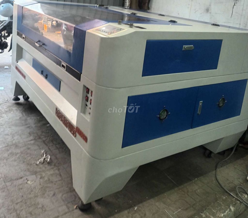 Máy cắt laser