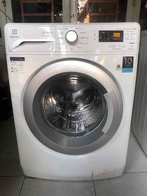 Máy giặt Electrolux inverter 9kg, trắng đẹp