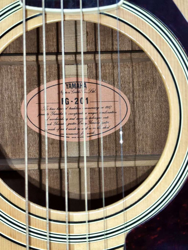 Đàn ghita Yamaha FG201 Nâu vàng Nhật Bản. Mua bán Nhạc cụ tại Quận Tân Phú Tp Hồ Chí Minh được đăng bởi Gia Huyến Trần hình 1