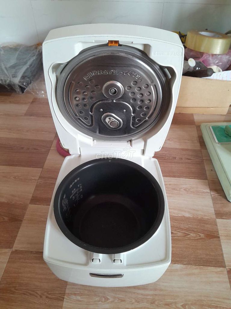 Nồi cơm điện Nhật Bản 1L Trắng. Mua bán Bếp, lò, đồ điện nhà bếp tại Huyện Xuân Lộc Đồng Nai được đăng bởi Quoc hình 1