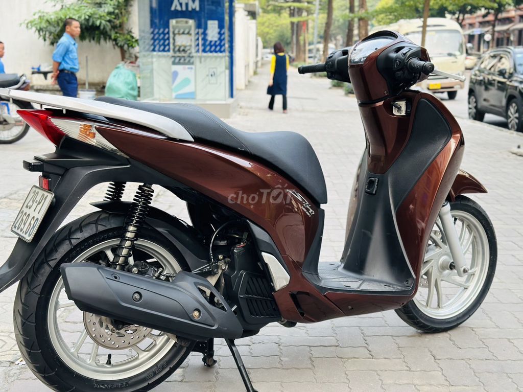 Honda SH коричневый 125fi, двигатель оригинал, один владелец, номер 29