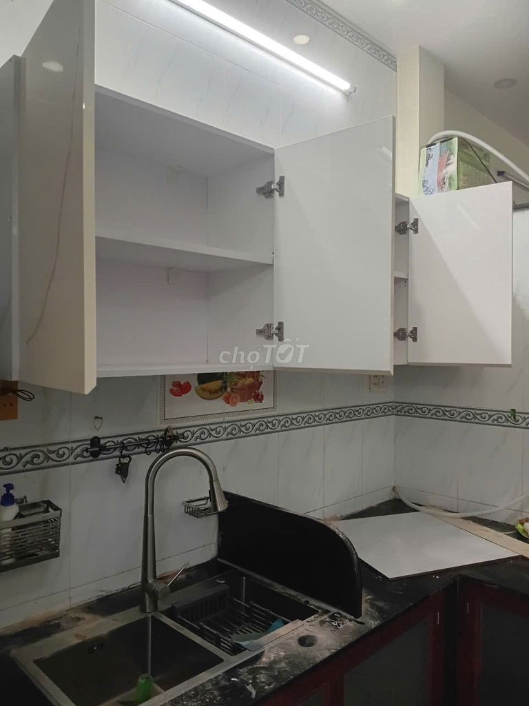 Tủ bếp trên khung nhựa đặc cánh ACRYLIC màu LV12. Mua bán Tủ, kệ gia đình tại Huyện Hóc Môn Tp Hồ Chí Minh được đăng bởi Nguyên tủ bếp nhựa ECOPLAST hình 1