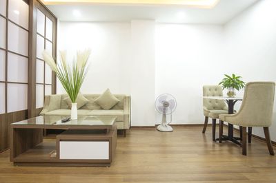 Cần thanh lý gấp 5 bộ sofa tại Kim Mã. Mua bán Bàn ghế tại Quận Ba Đình Hà Nội được đăng bởi Hoàng THu Thùy