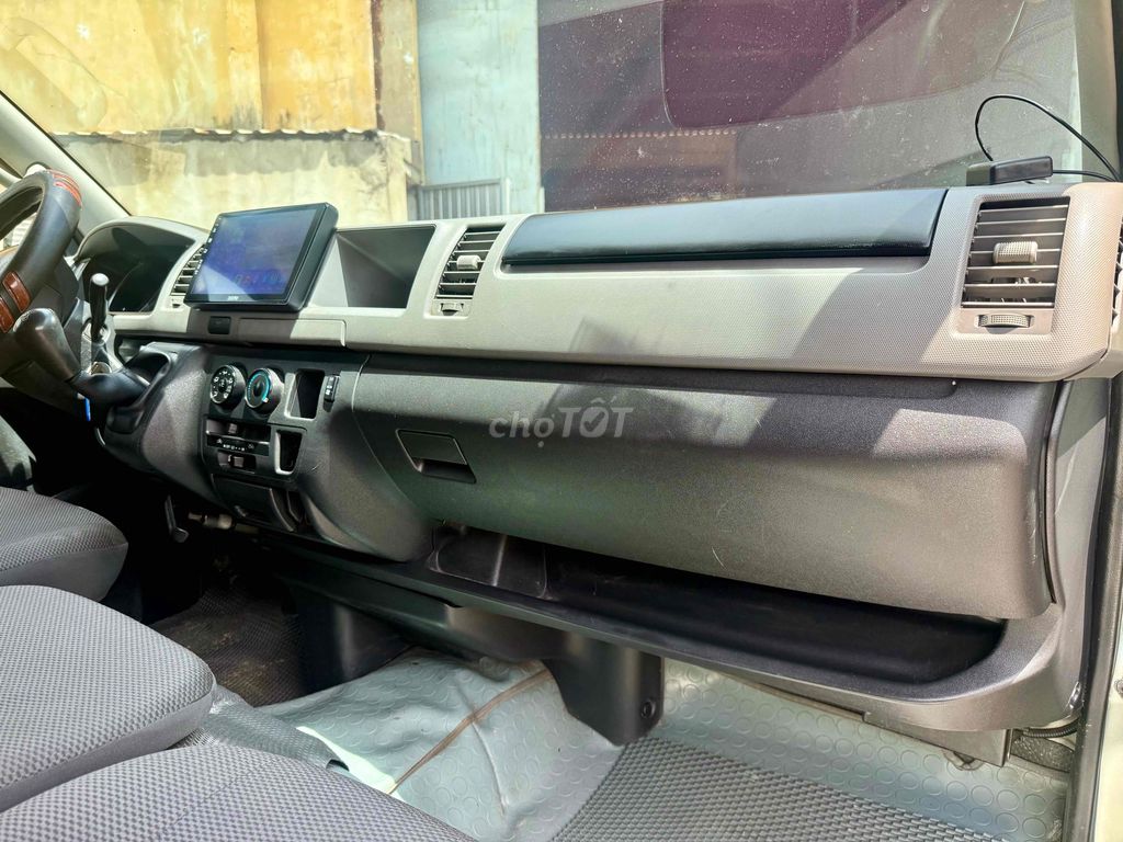Toyota Hiace phom mới máy dầu tải VAN chạy giờ cấm. Mua bán Ô tô tại Quận 7 Tp Hồ Chí Minh được đăng bởi Chuyên mua bán xe tải VAN chạy  được giờ cấm hình 4