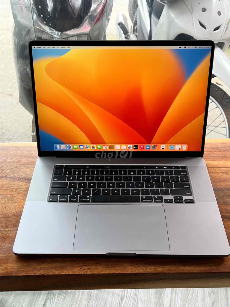 Macbook Pro 2019 16" i9/32/1TB kèm sạc pin 8k6