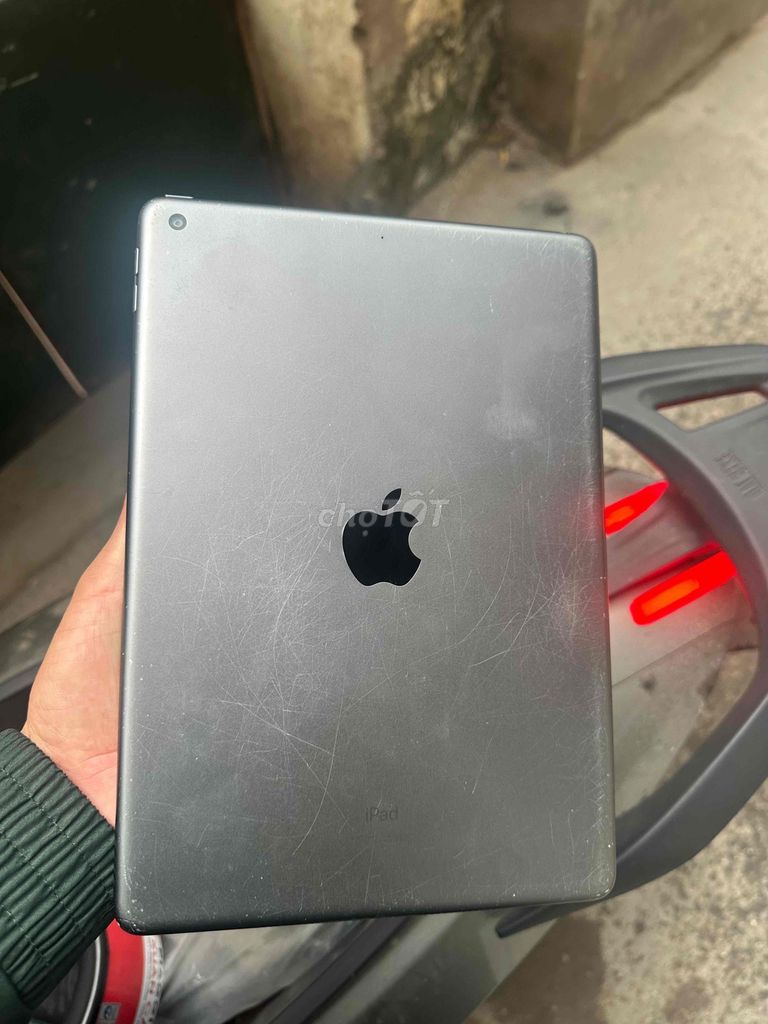 iPad Gen 9 64GB, màn hình lớn, đã sử dụng. Mua bán Máy tính bảng tại Quận Đống Đa Hà Nội được đăng bởi Bùi đức cảnh hình 1