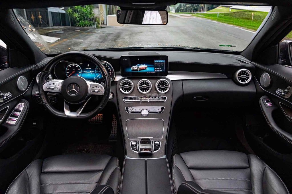 LONG ANH AUTO về Mercedes C300 AMG model 2019. Mua bán Ô tô tại Quận 7 Tp Hồ Chí Minh được đăng bởi LongAnh AuTo  hình 5